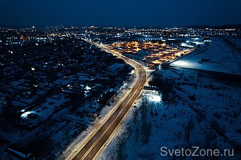 Дорожное освещение улицы Ястынской в Красноярске