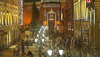 На Никольской улице Москвы включили новую архитектурно-художественную подсветку
