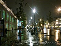 Воссоздание исторических фонарей вдоль Гостиного двора в Санкт-Петербурге