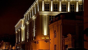Прожекторы IntiLED в архитектурном освещении многофункционального общественного комплекса в г. Москва