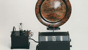 Philips: 100   
