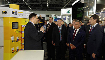 IEK GROUP      :     