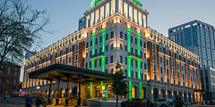    Holiday Inn