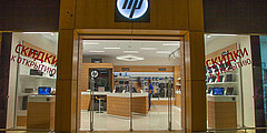  Hewlett-Packard